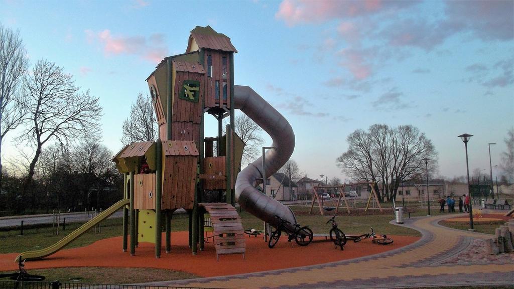 Zelta Pirts Guest House Вентспилс Екстериор снимка